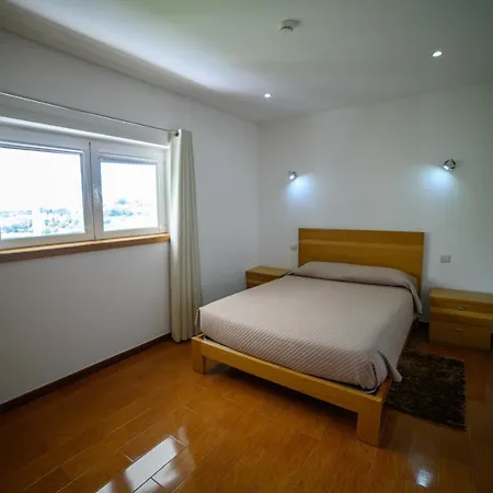 Funileiro, E Quartos * Amares