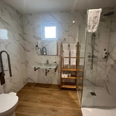 Funileiro, E Quartos *