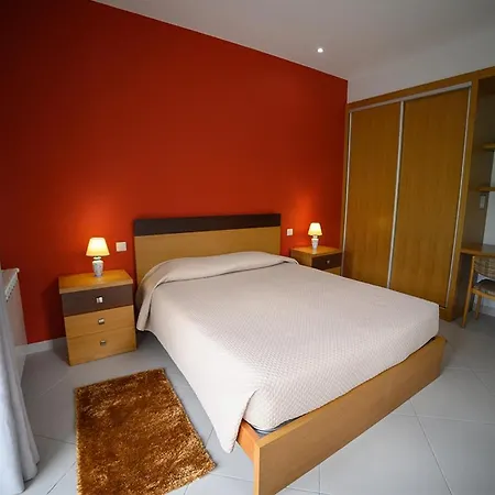 Funileiro, E Quartos Amares