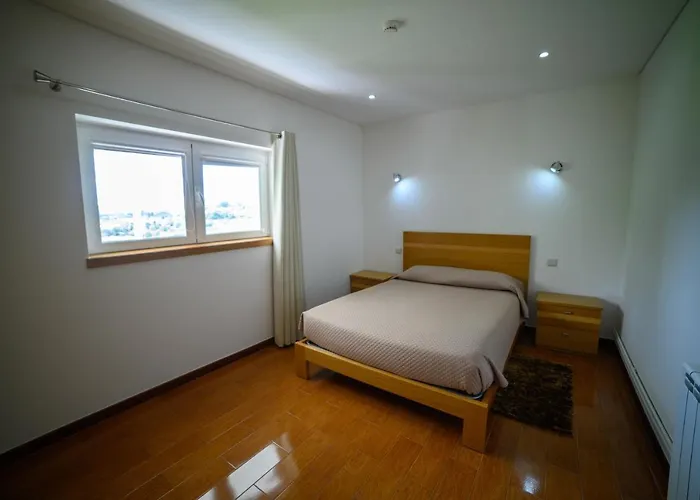 Funileiro, E Quartos * Amares