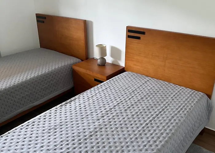 Funileiro, E Quartos Amares